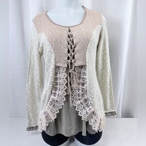 Fair Lady Two-Tone Lacefront Tunic Top in Taupe and Cream